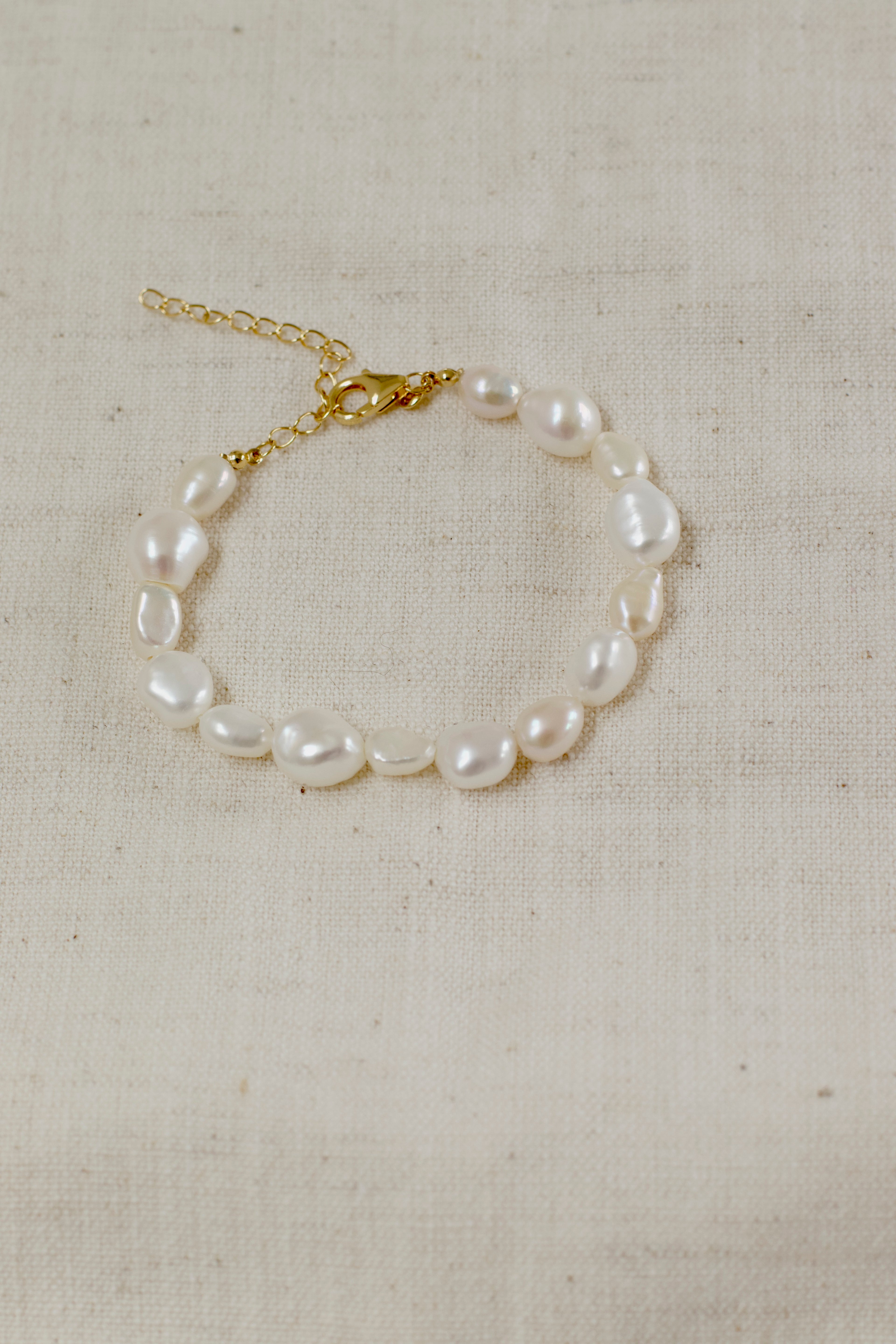 Luna Pearl Bracelet